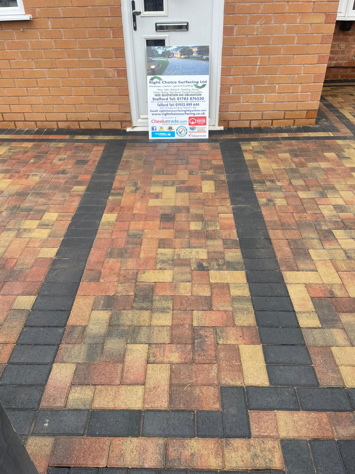 Brindle block driveway with charcoal banding